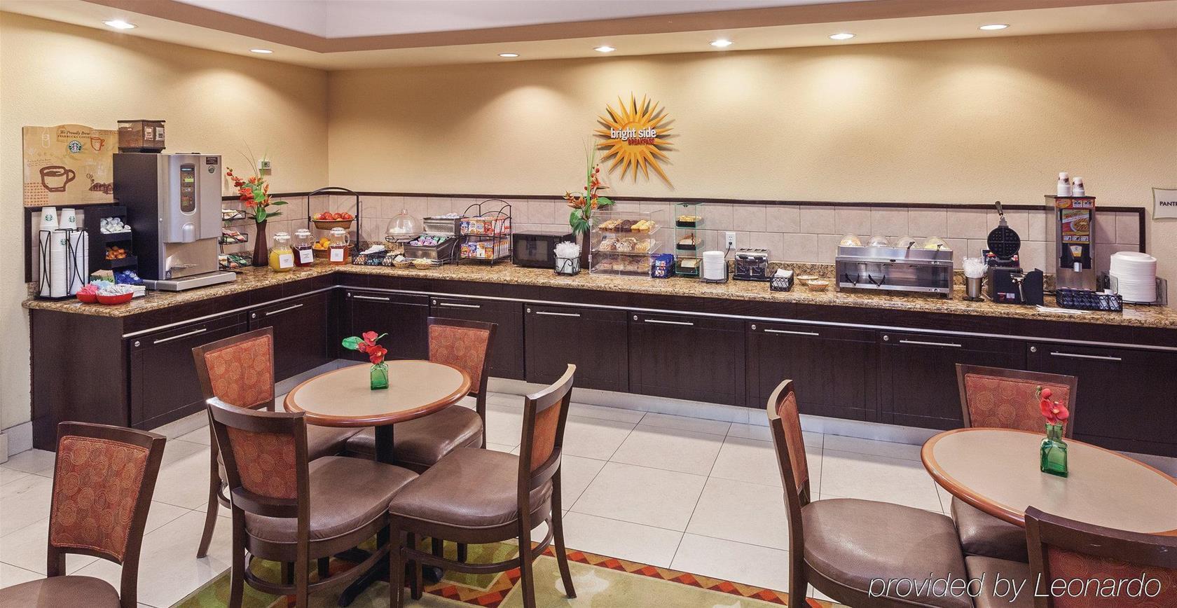 La Quinta Inn & Suites by Wyndham Port Arthur