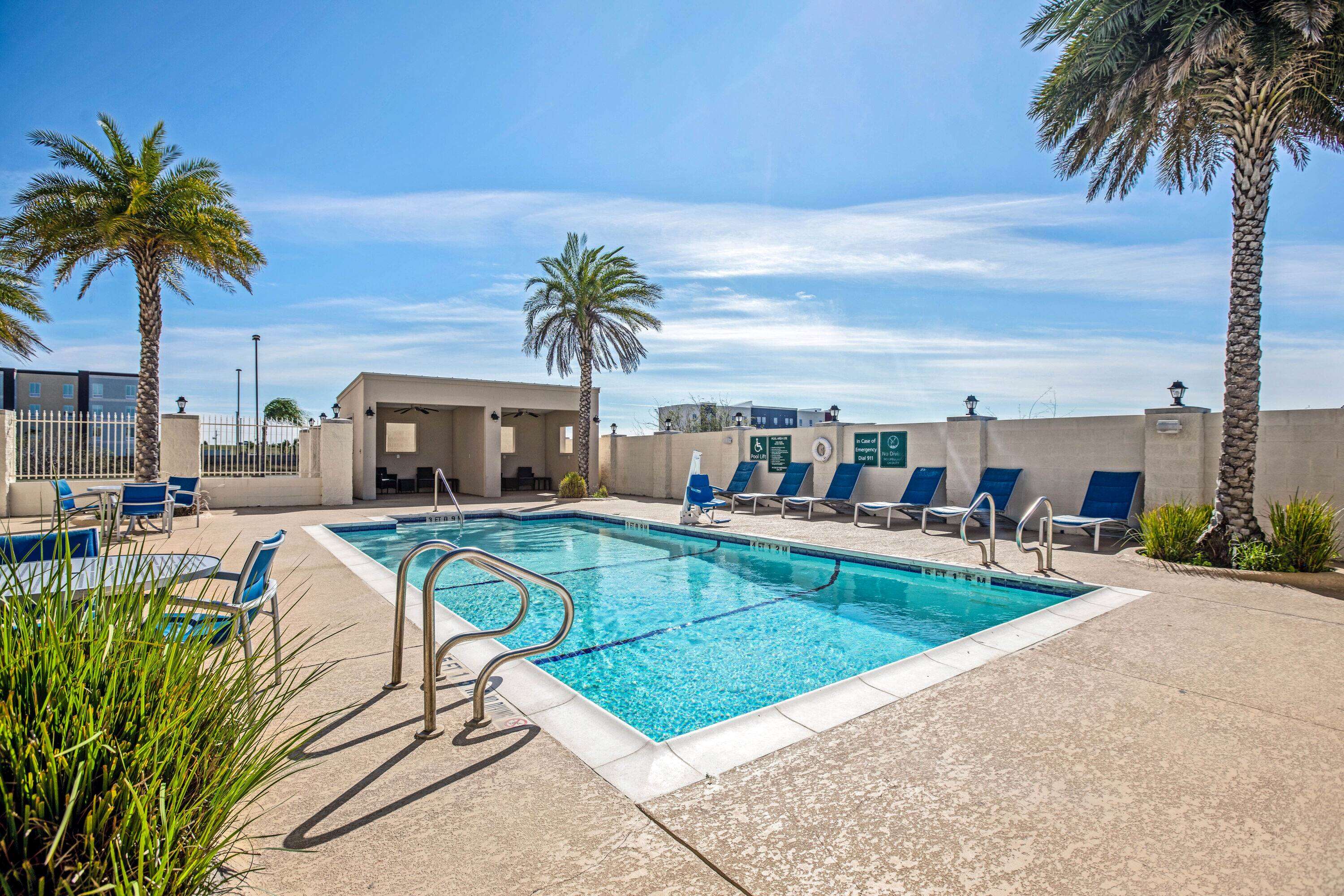 La Quinta Inn & Suites by Wyndham Corpus Christi - Portland