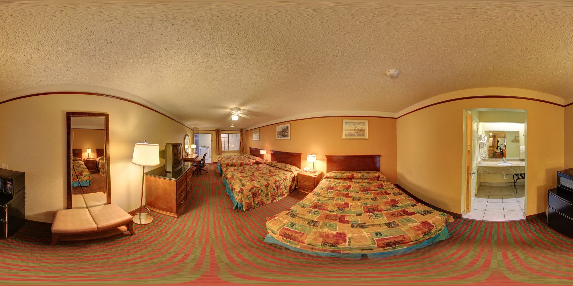 Deluxe Inn & Suites Raymondville
