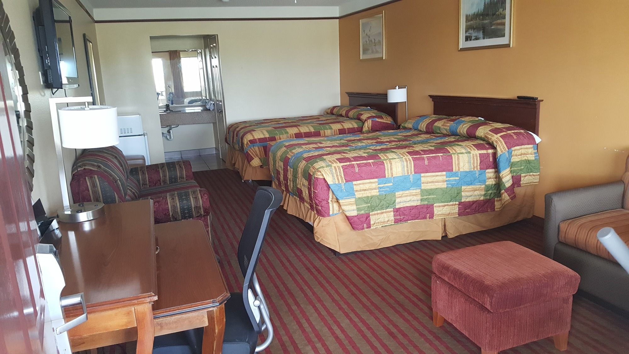 Deluxe Inn & Suites Raymondville
