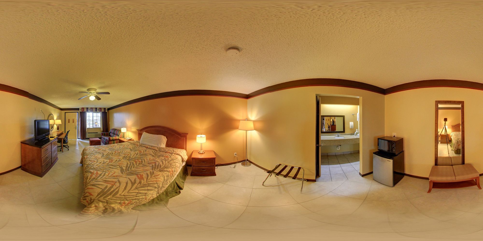 Deluxe Inn & Suites Raymondville