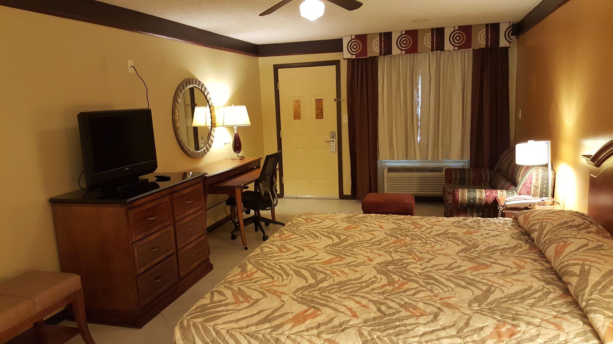 Deluxe Inn & Suites Raymondville