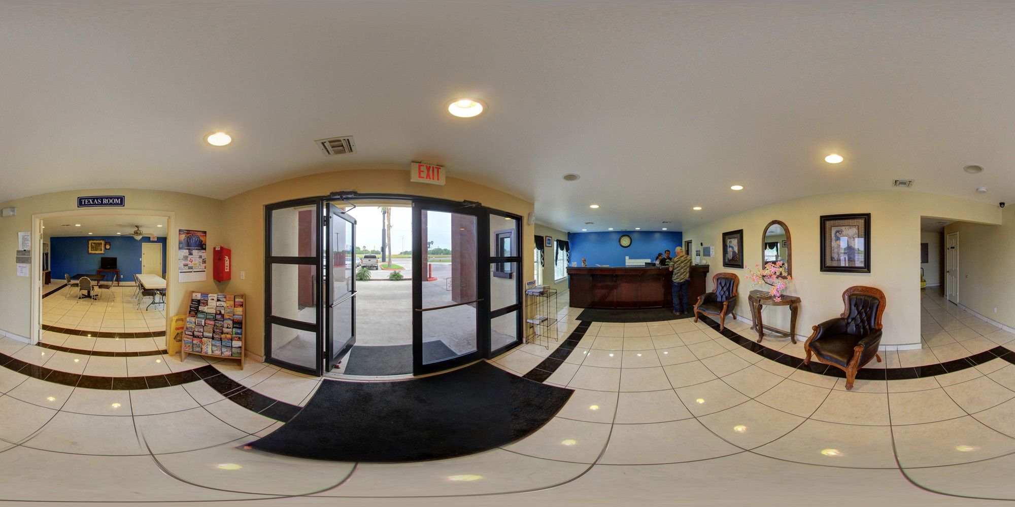 Deluxe Inn & Suites Raymondville