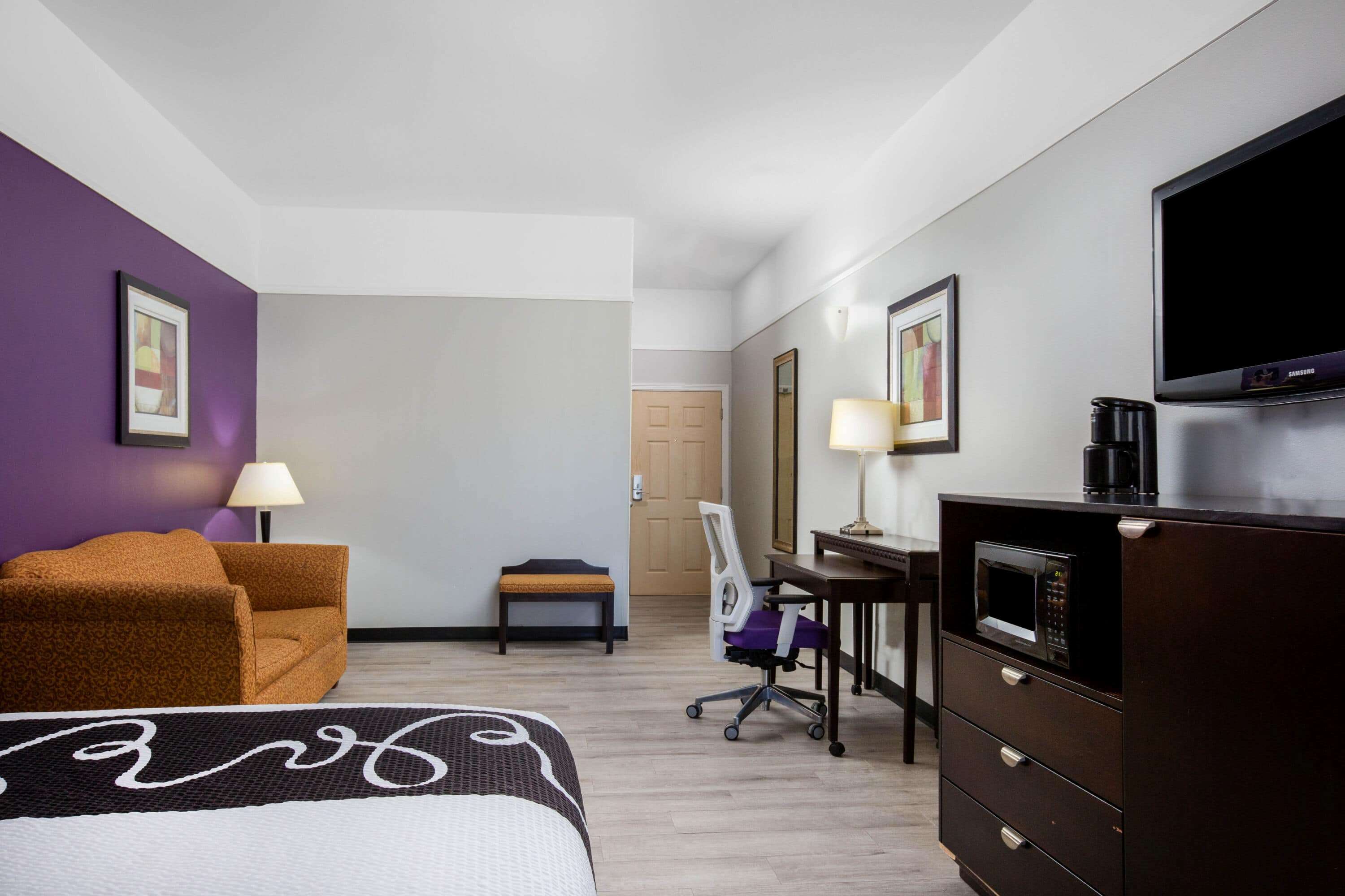La Quinta Inn & Suites by Wyndham Raymondville