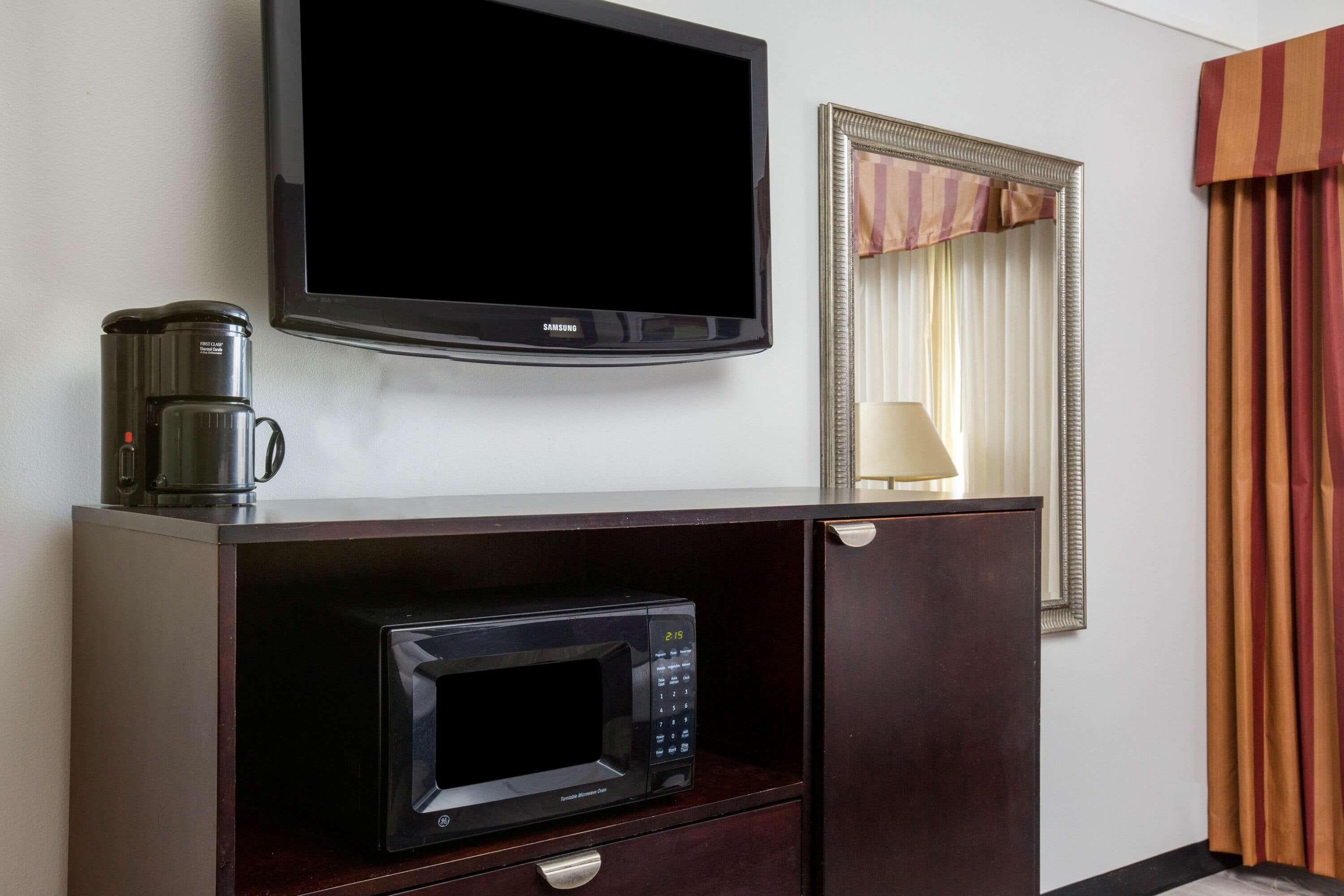 La Quinta Inn & Suites by Wyndham Raymondville