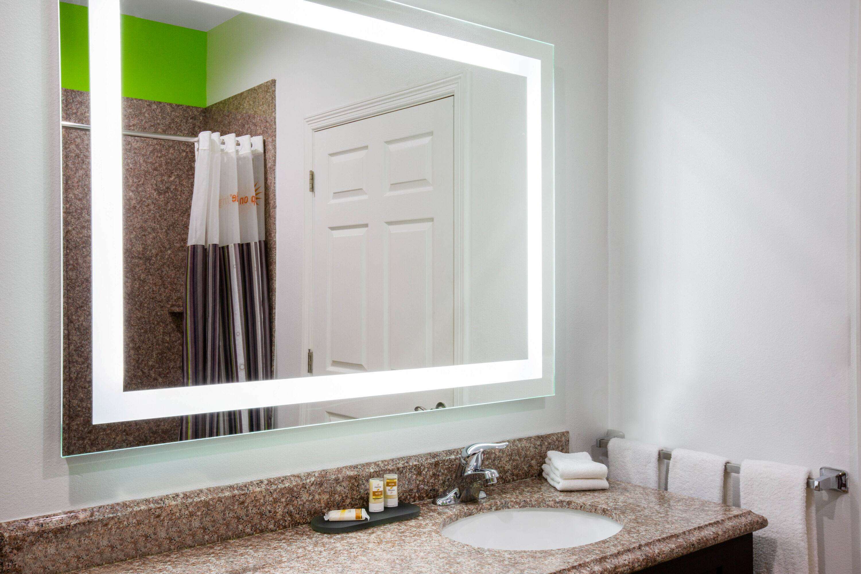 La Quinta Inn & Suites by Wyndham Raymondville