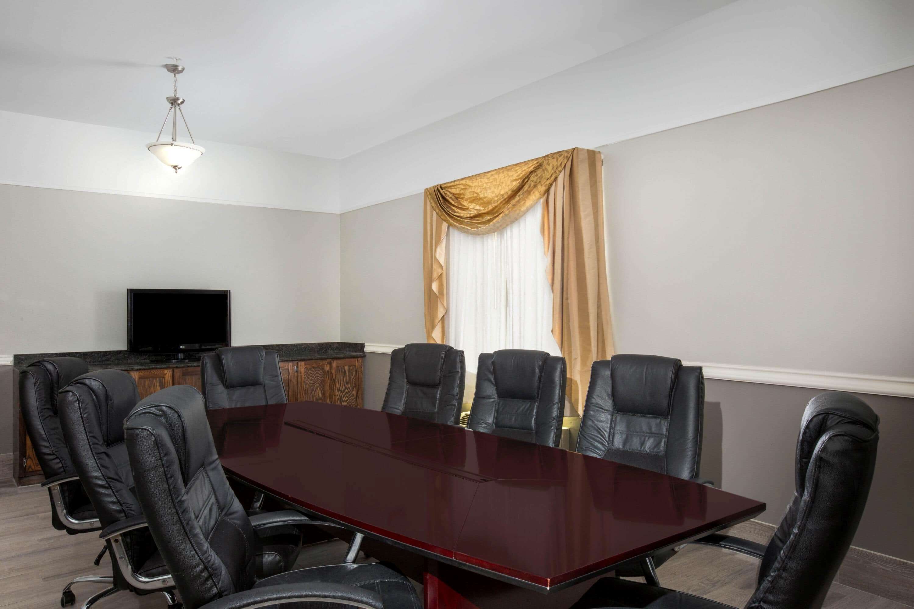 La Quinta Inn & Suites by Wyndham Raymondville
