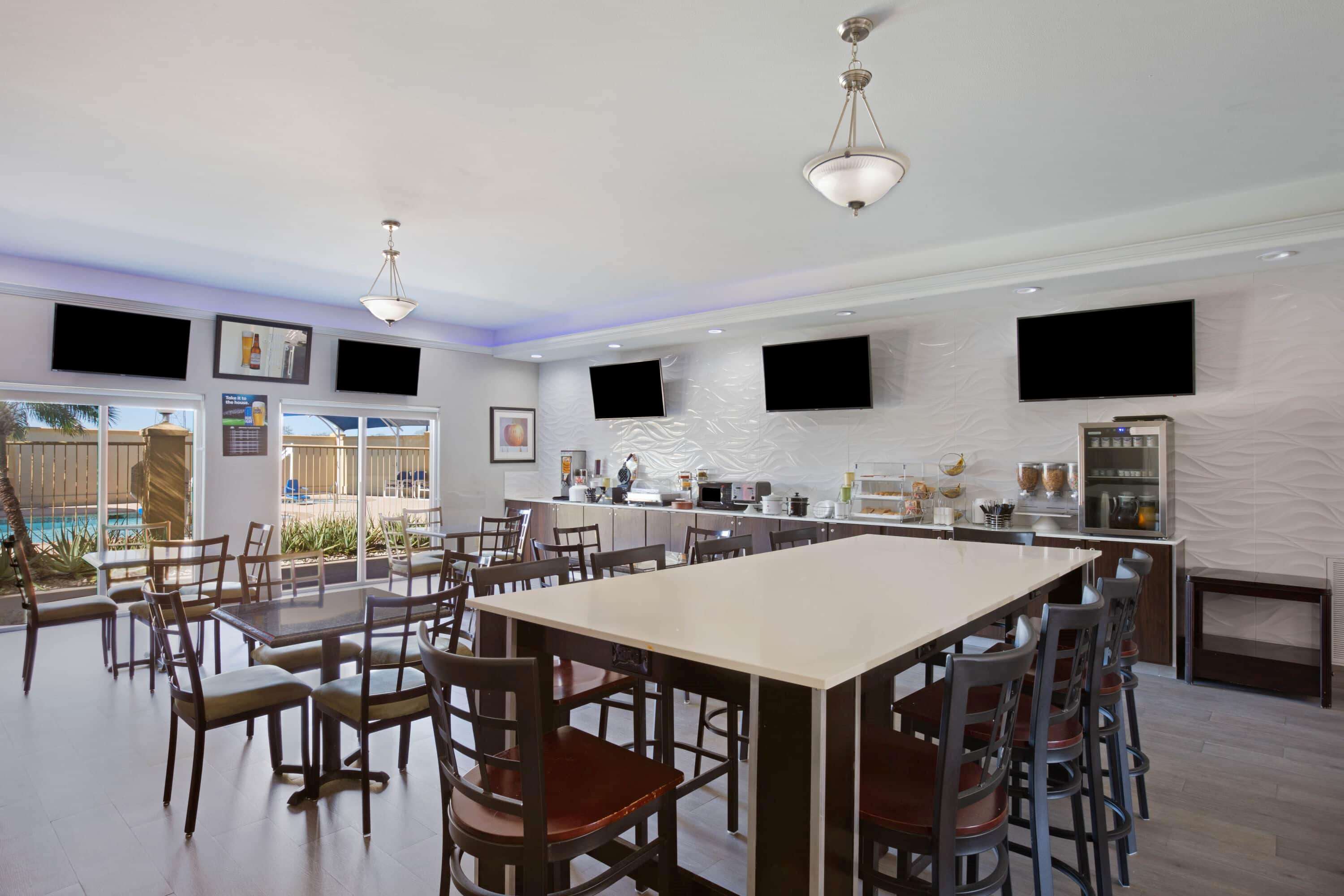 La Quinta Inn & Suites by Wyndham Raymondville