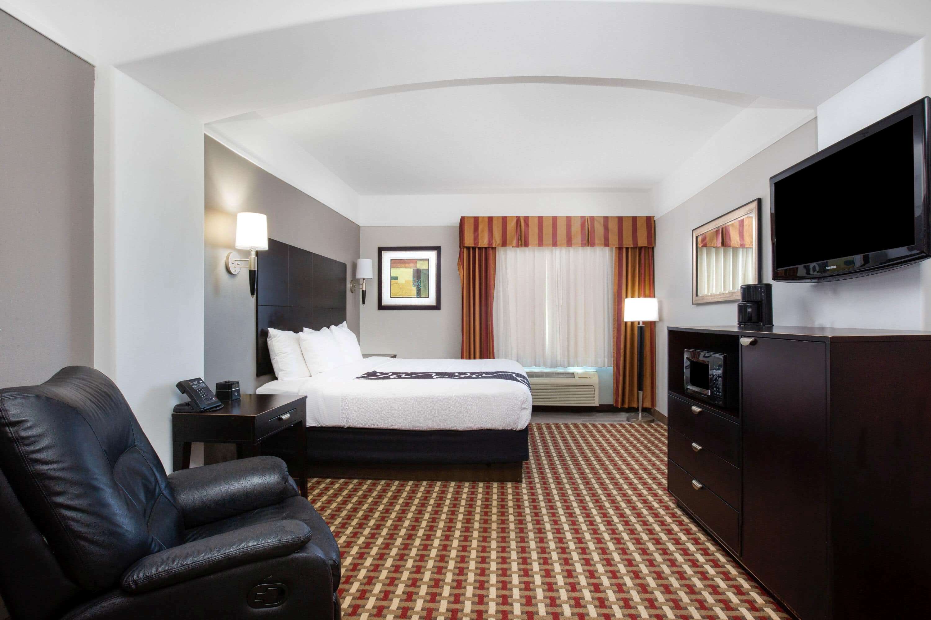 La Quinta Inn & Suites by Wyndham Raymondville