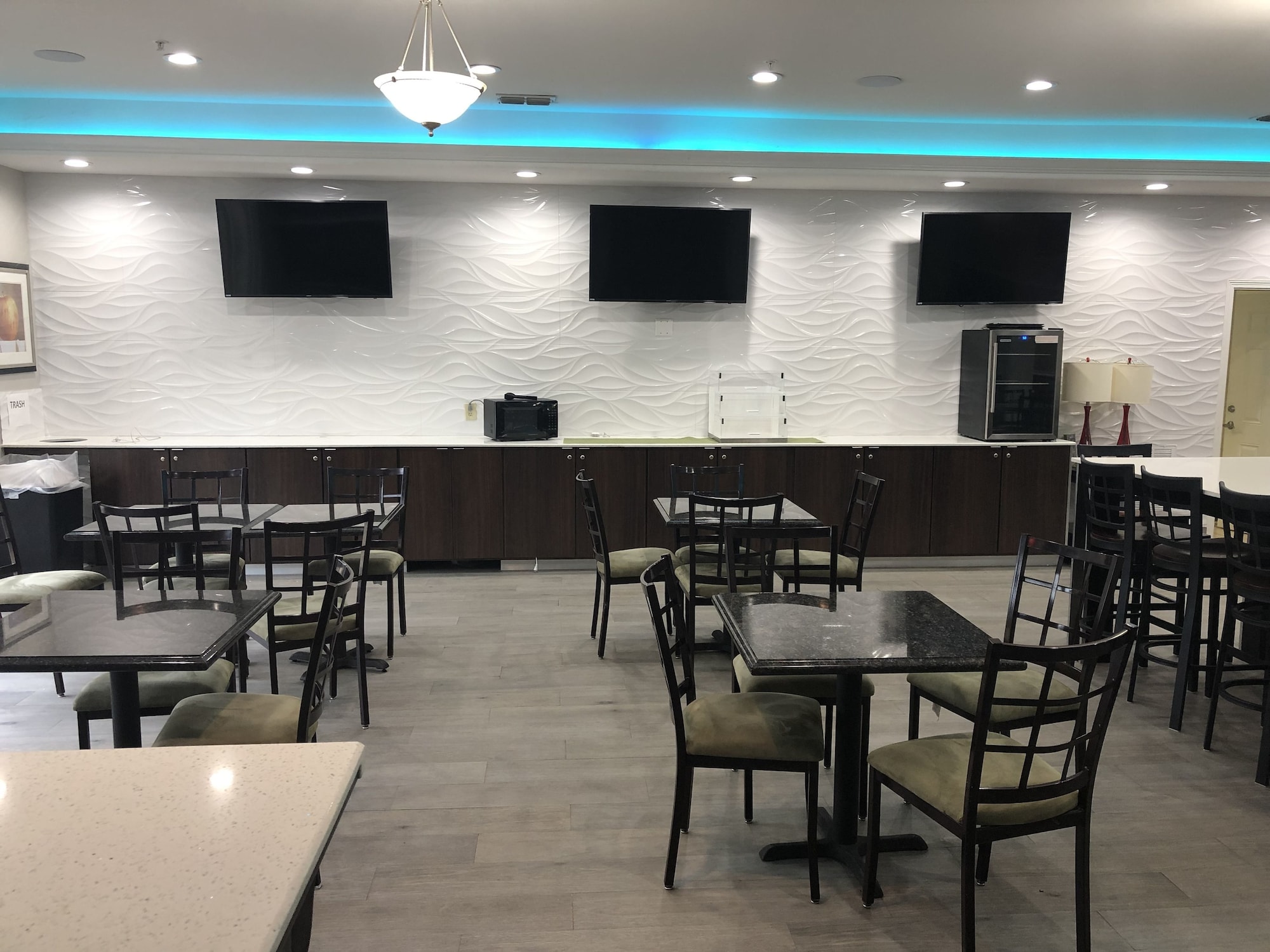 La Quinta Inn & Suites by Wyndham Raymondville