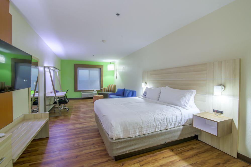 Texas Inn and Suites Raymondville