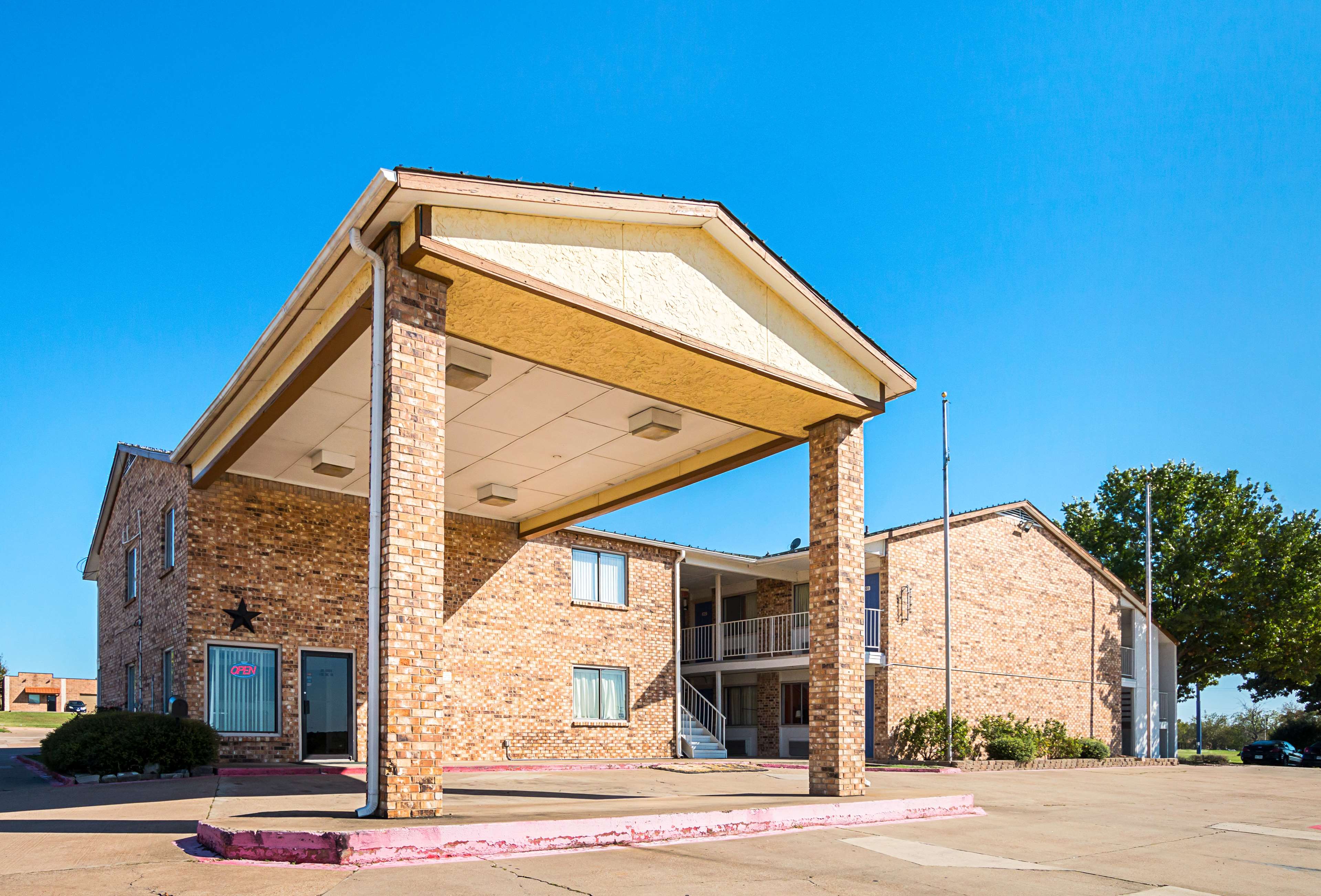 Motel 6 Dallas - Red Oak