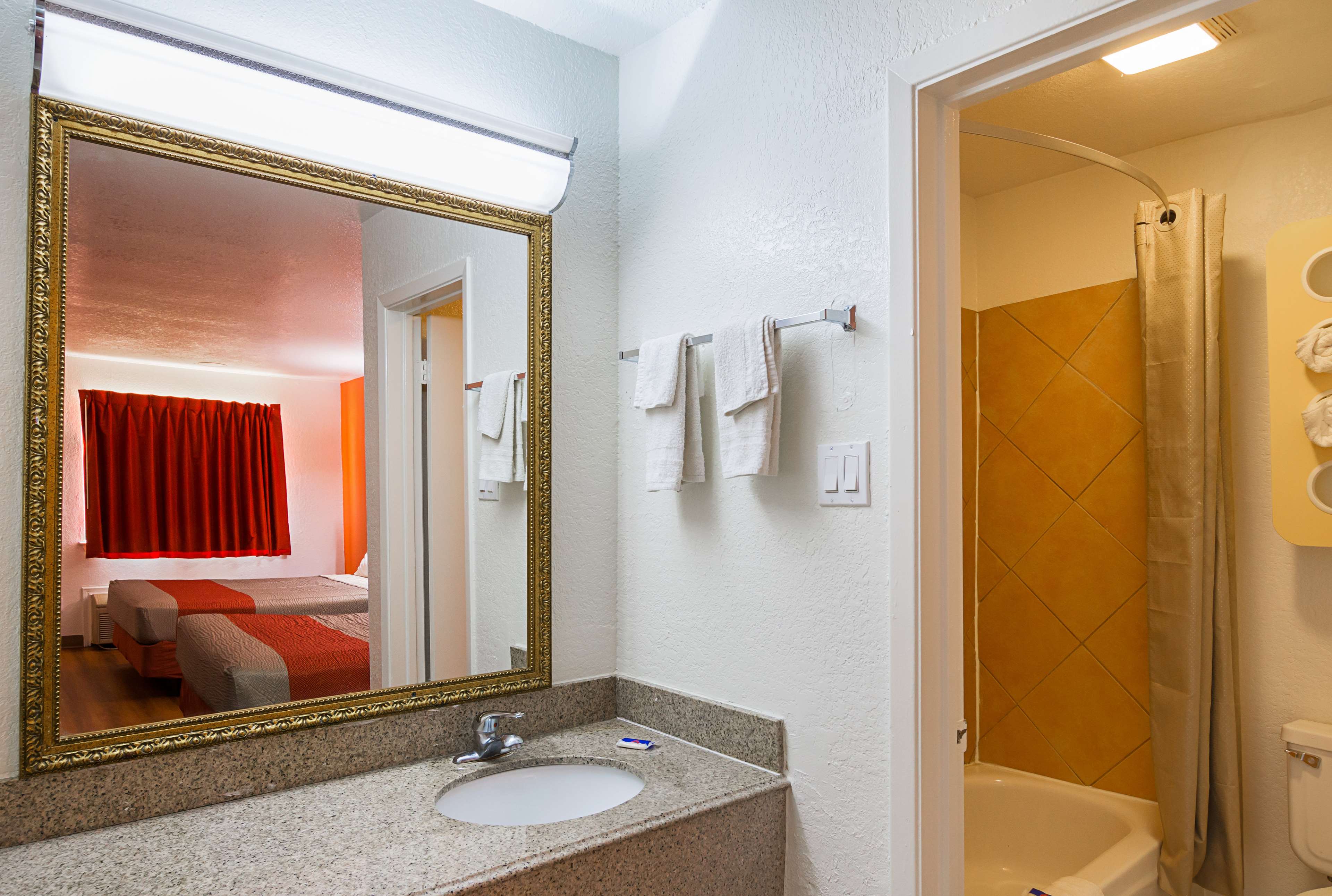 Motel 6 Dallas - Red Oak