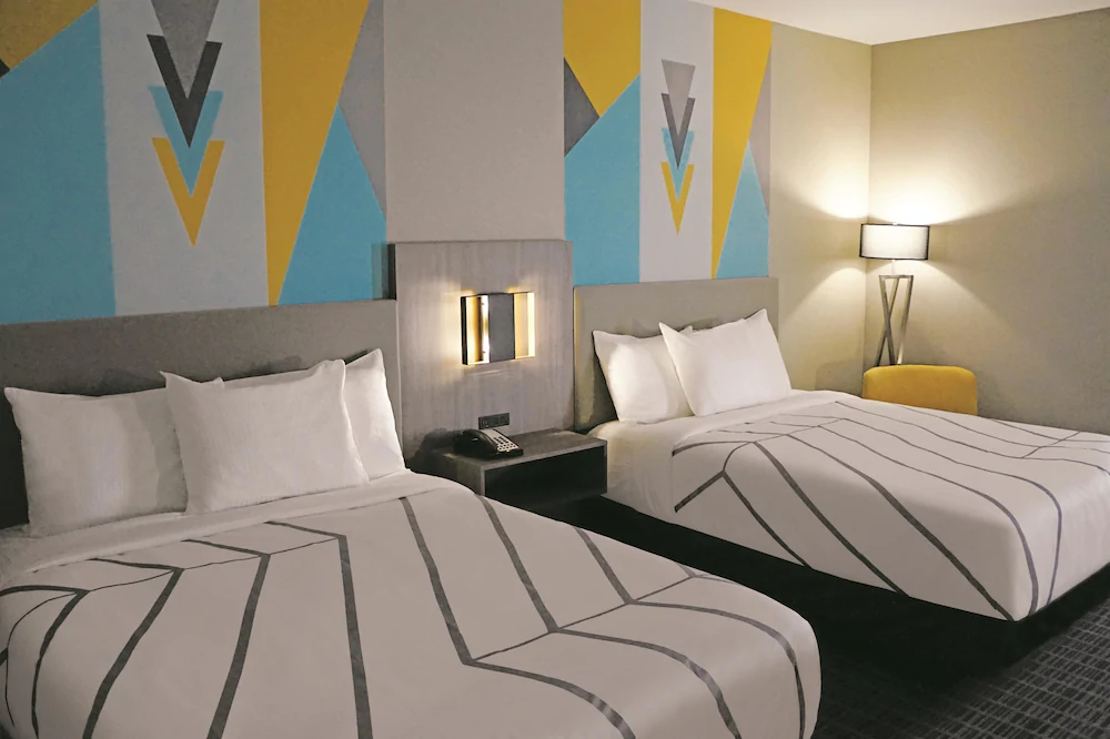 La Quinta Inn & Suites by Wyndham Richmond-Sugarland