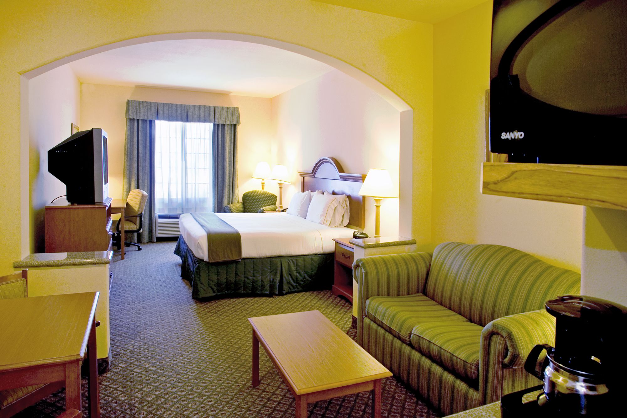 Holiday Inn Express Hotel & Suites Rio Grande City