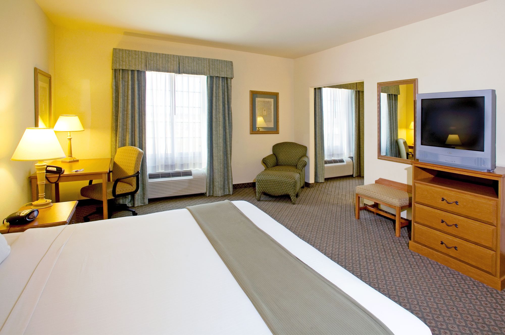 Holiday Inn Express Hotel & Suites Rio Grande City