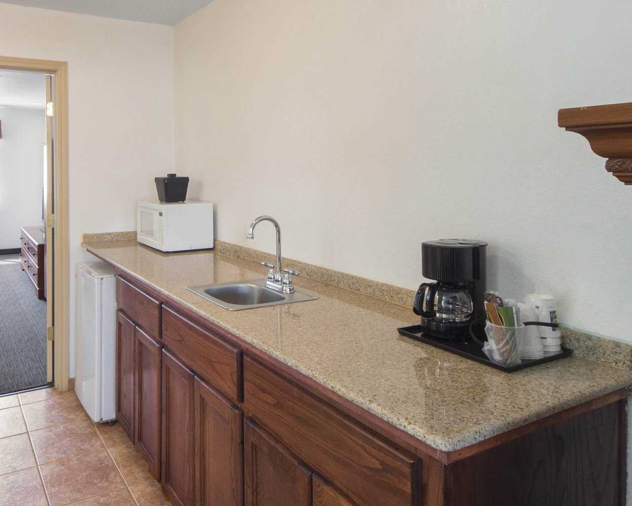 Quality Inn & Suites