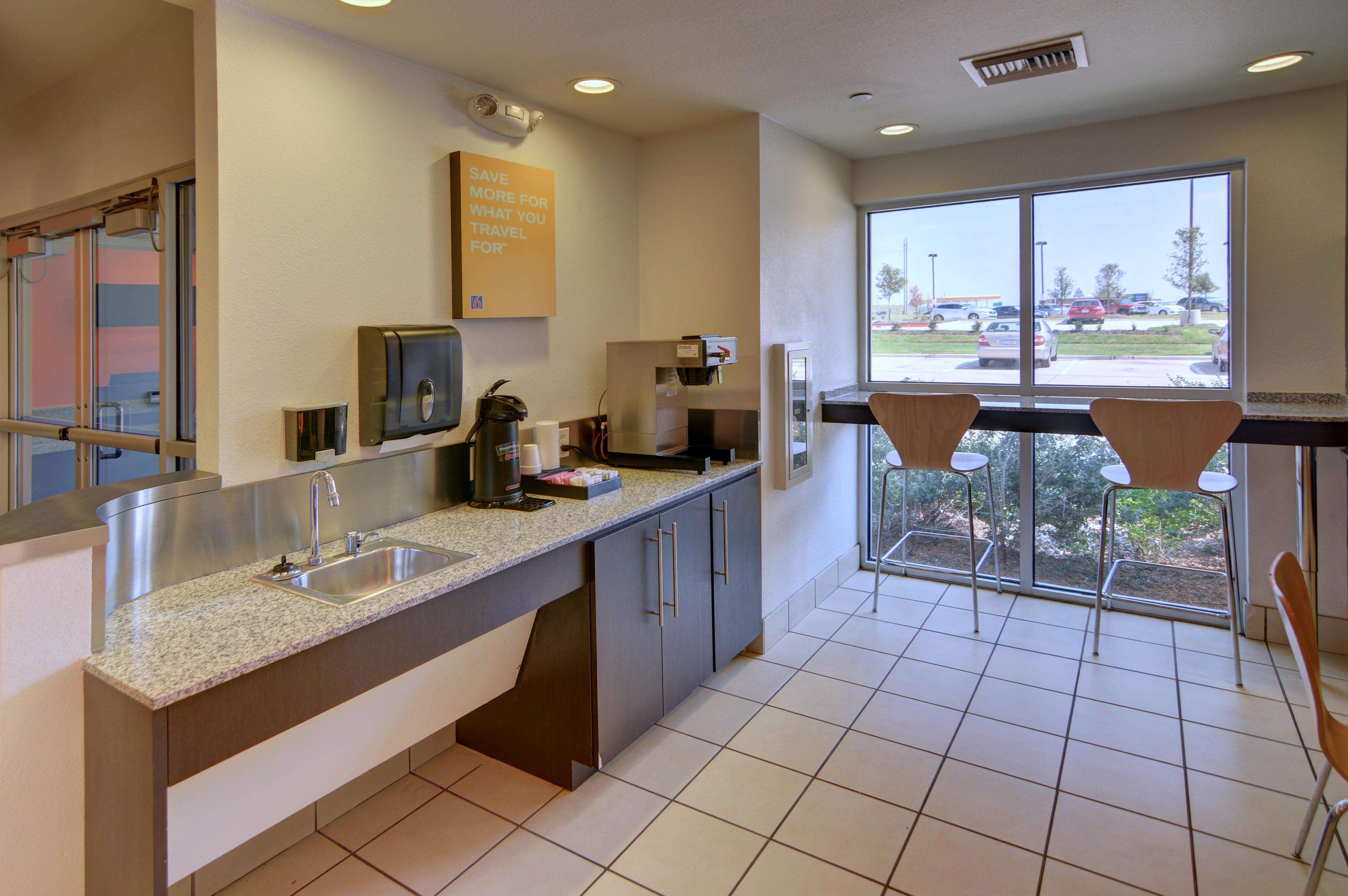 Motel 6 Ft Worth Northlake - Speedway