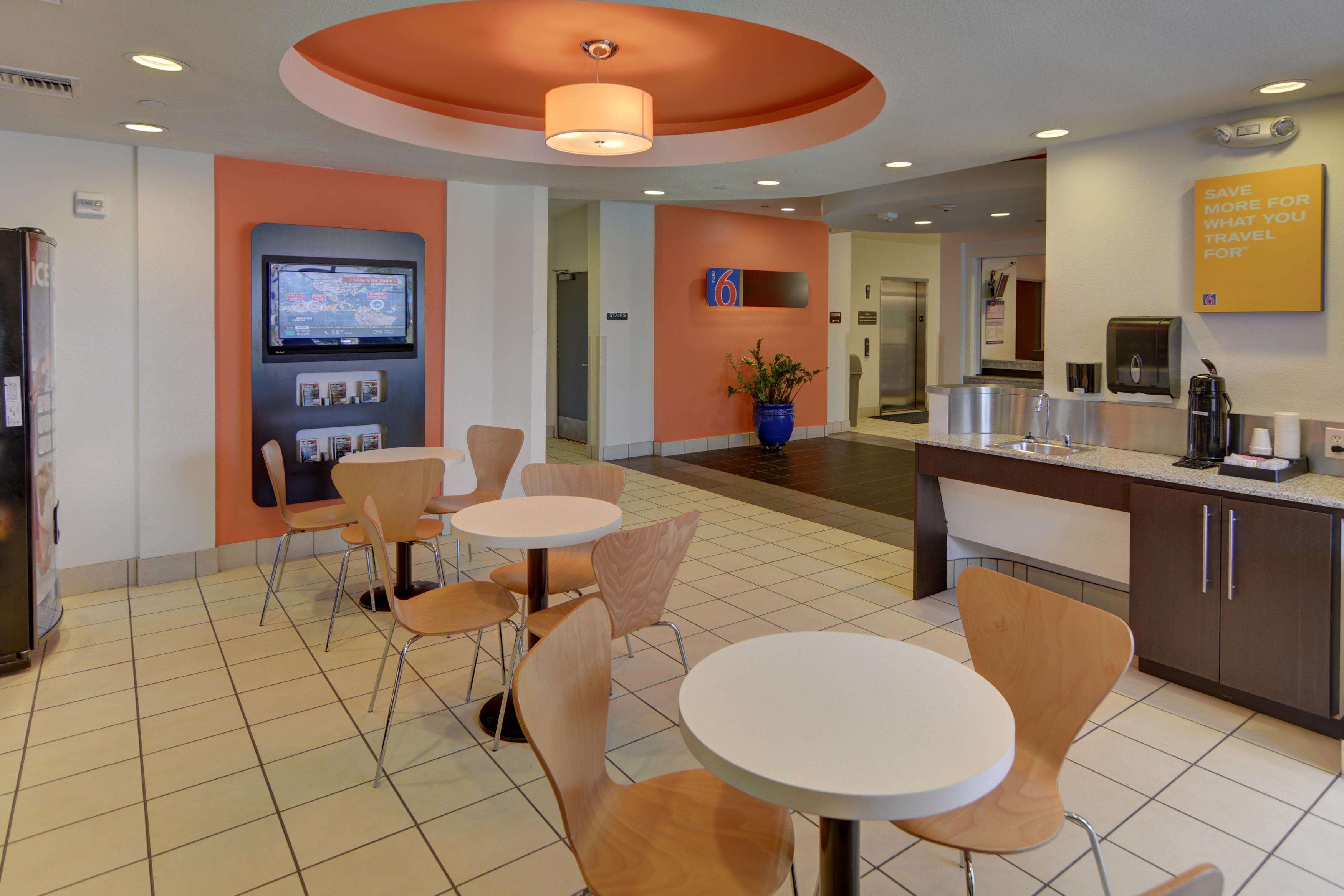 Motel 6 Ft Worth Northlake - Speedway