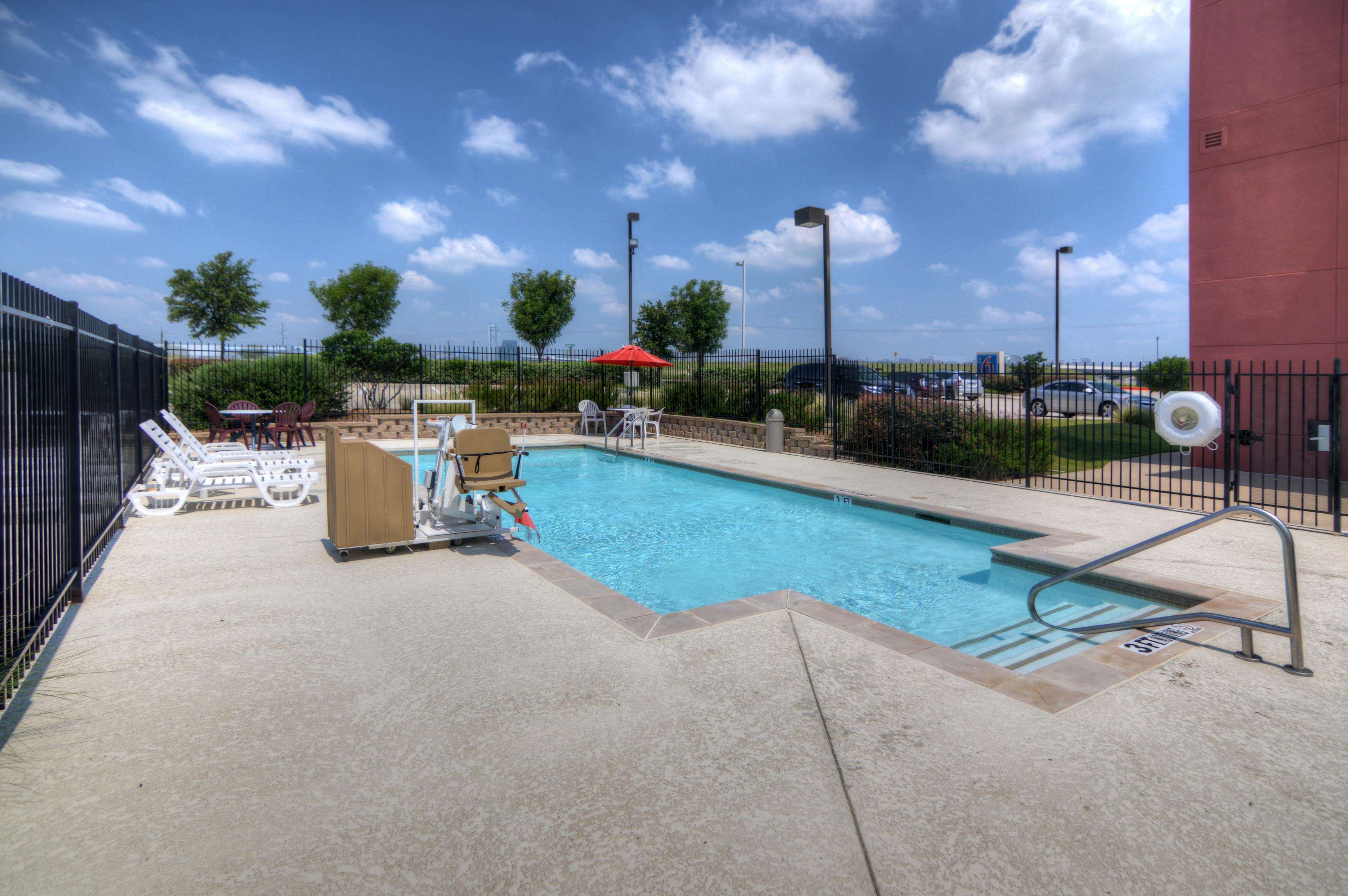 Motel 6 Ft Worth Northlake - Speedway