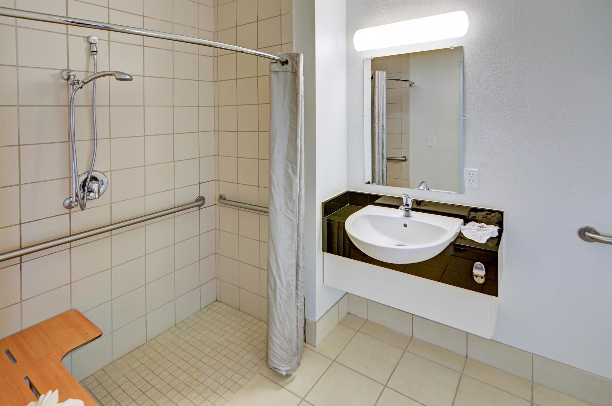 Motel 6 Ft Worth Northlake - Speedway