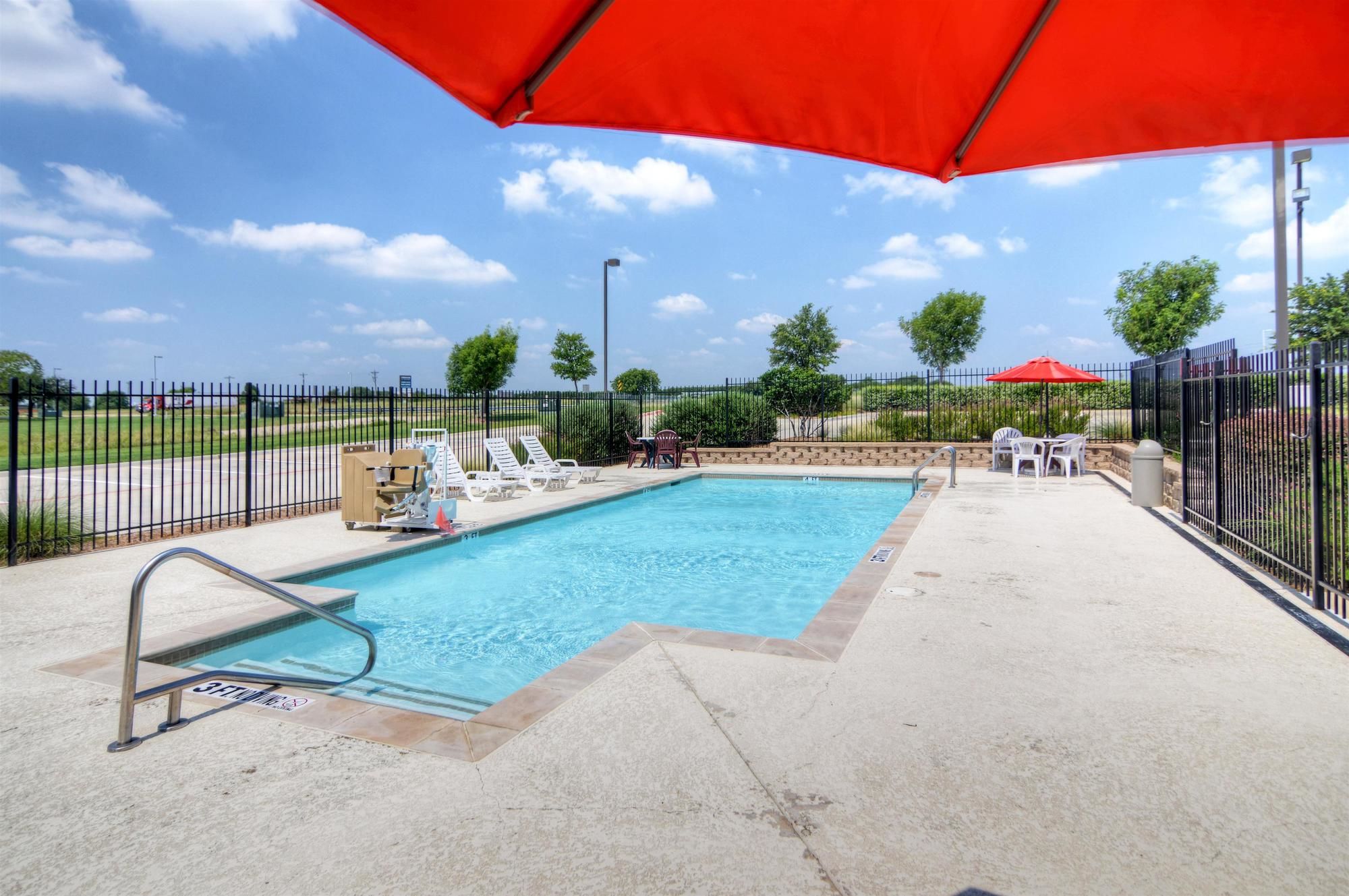 Motel 6 Ft Worth Northlake - Speedway
