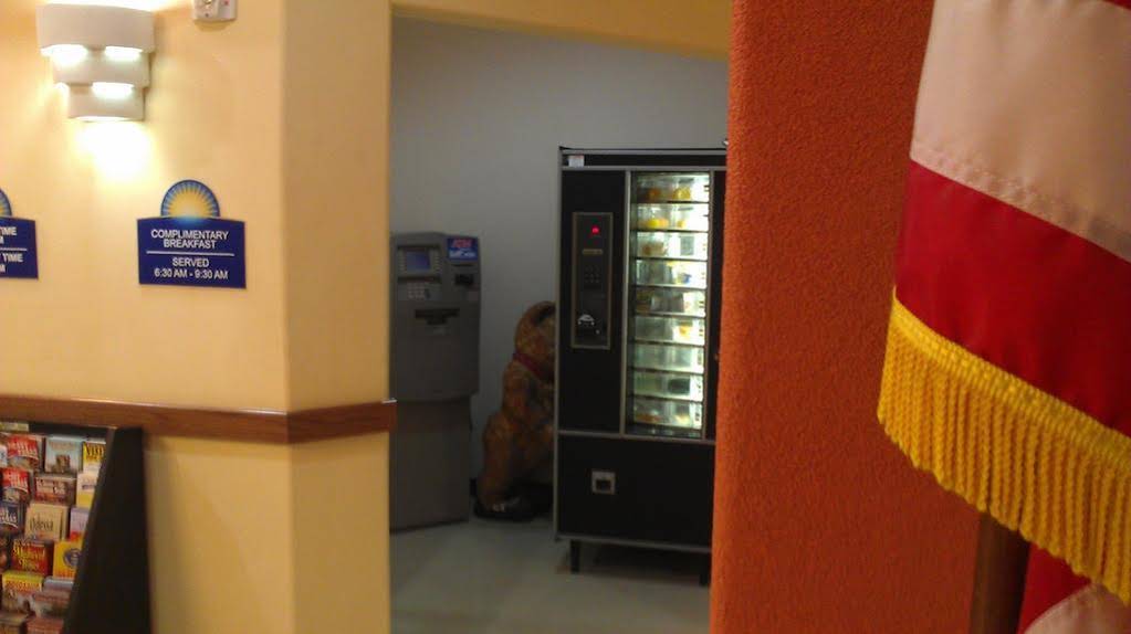 Robinson Inn & Suites