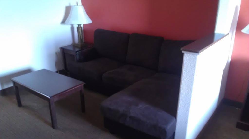 Robinson Inn & Suites