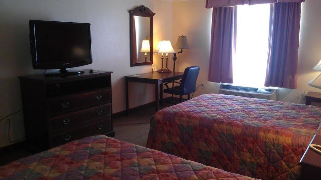 Robinson Inn & Suites