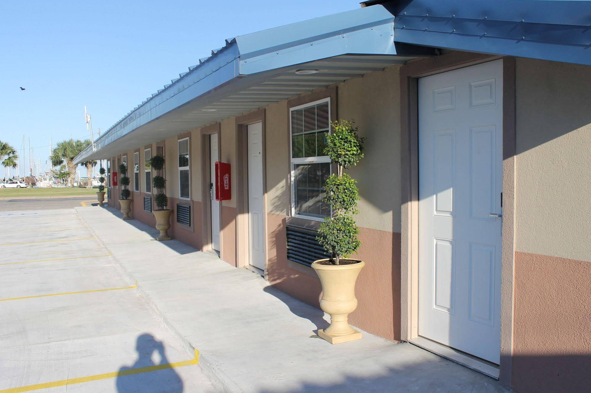 Harbour Inn