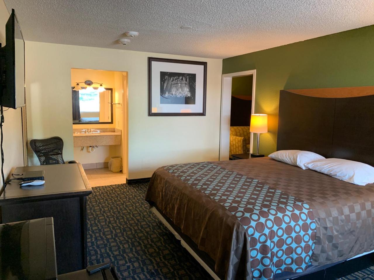 OYO Hotel Rosenberg TX I-69