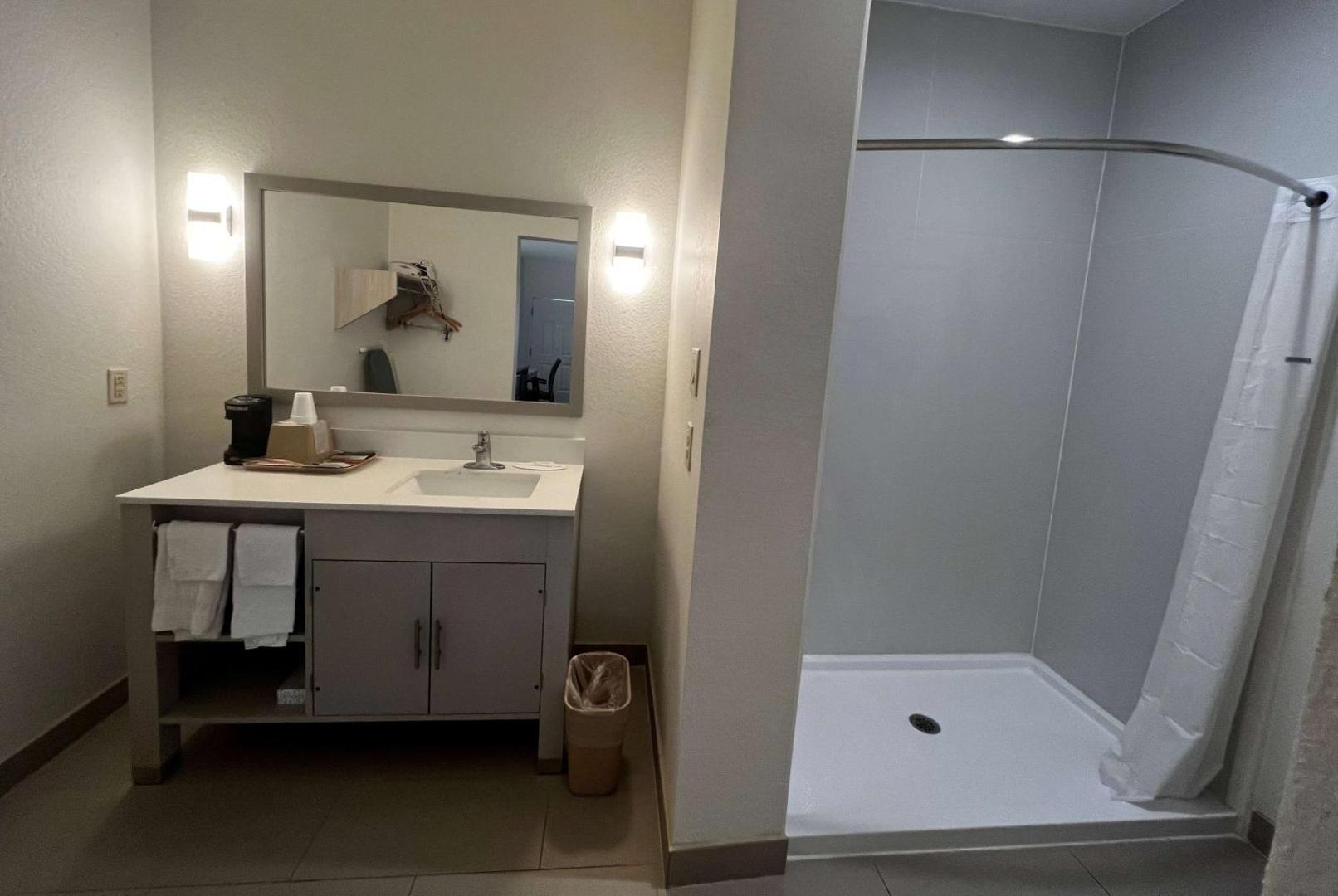 Super 8 by Wyndham Rosenberg TX