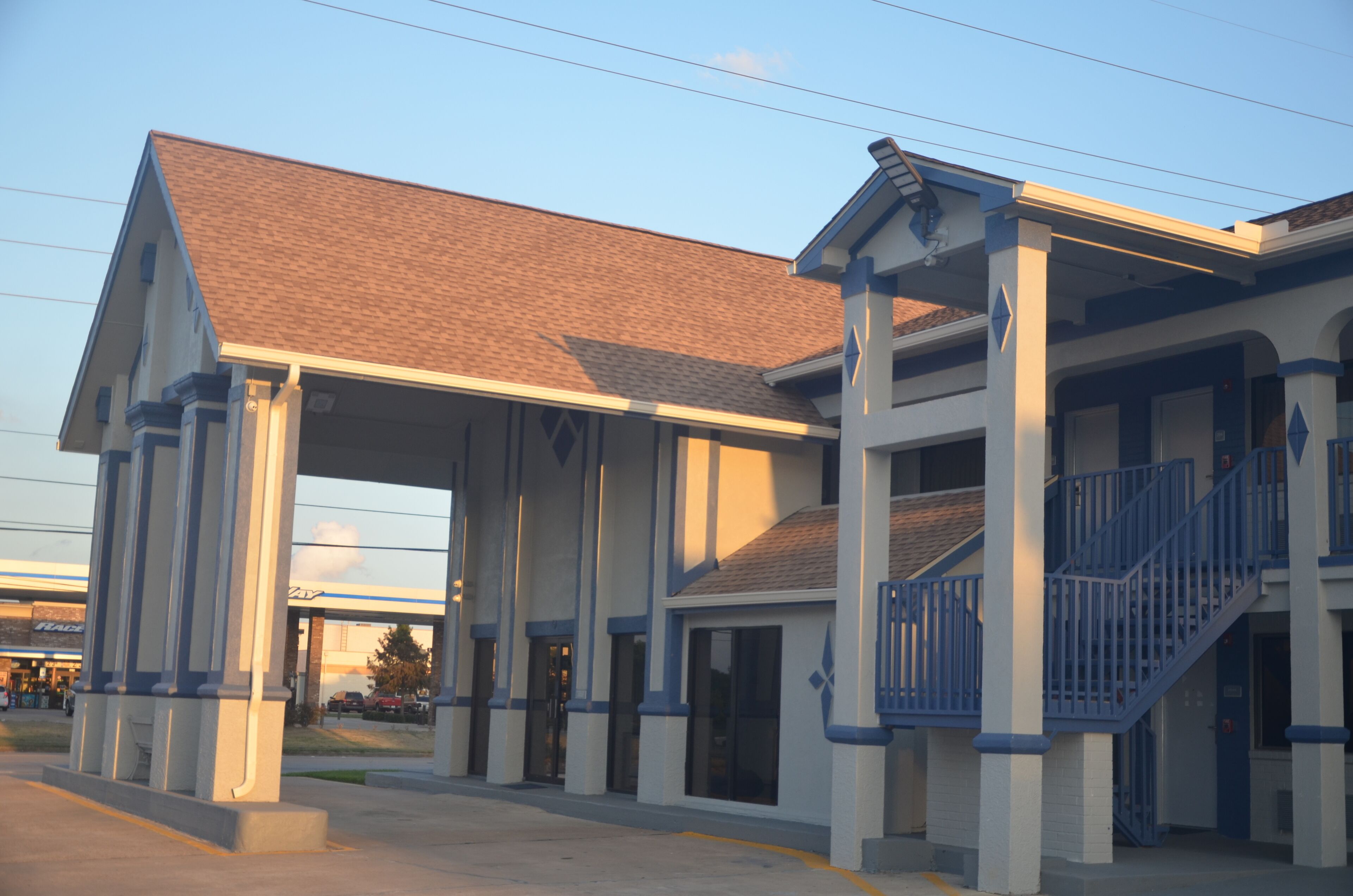 Travelers Inn & Suites
