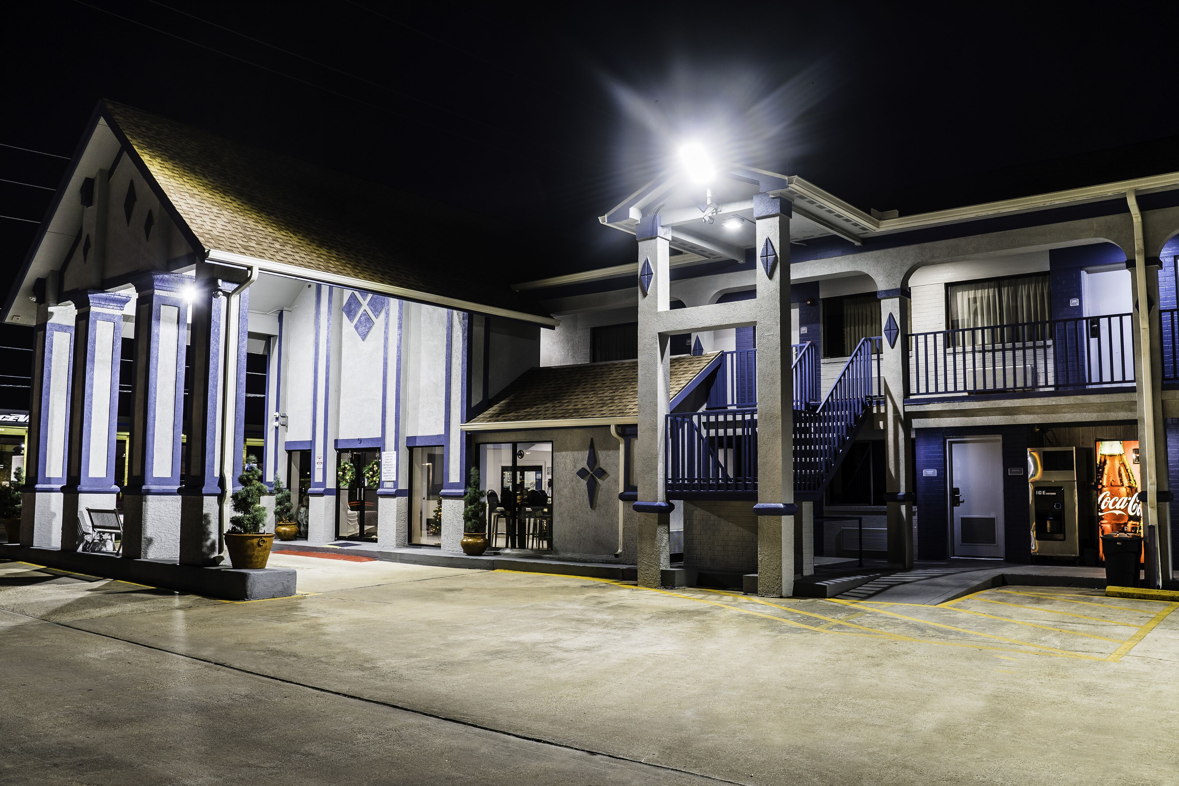 Travelers Inn & Suites