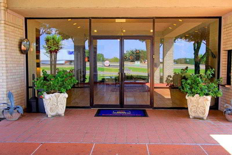 Days Inn by Wyndham Round Rock