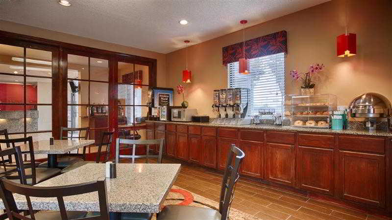 Days Inn by Wyndham Round Rock
