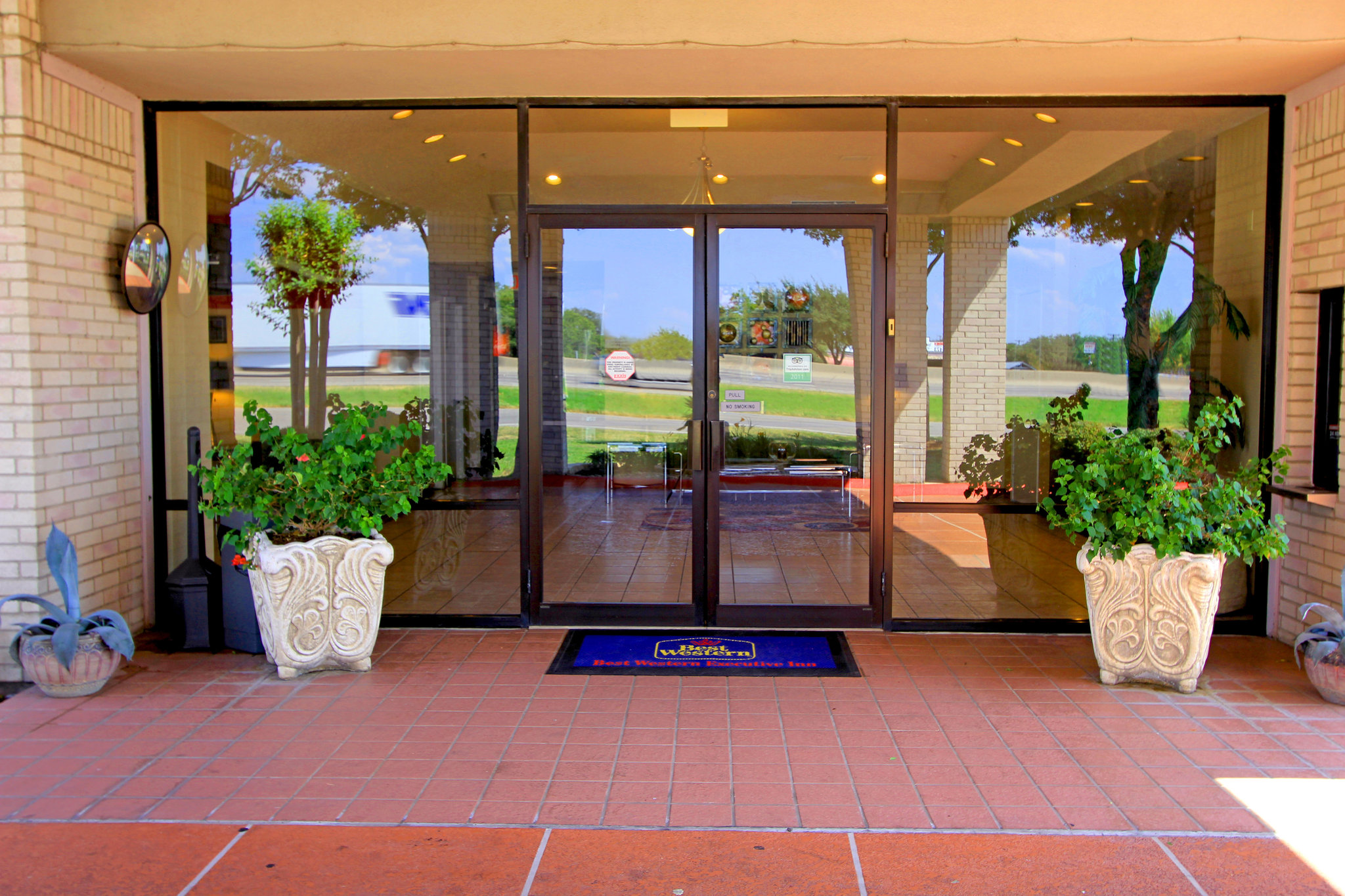 Days Inn by Wyndham Round Rock