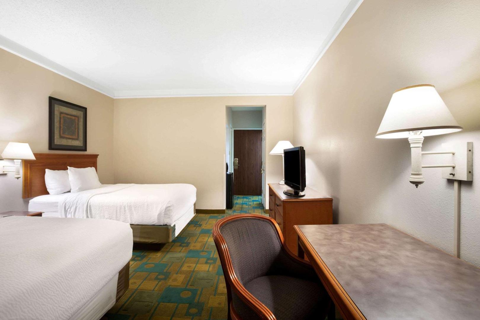 La Quinta Inn & Suites by Wyndham Round Rock North