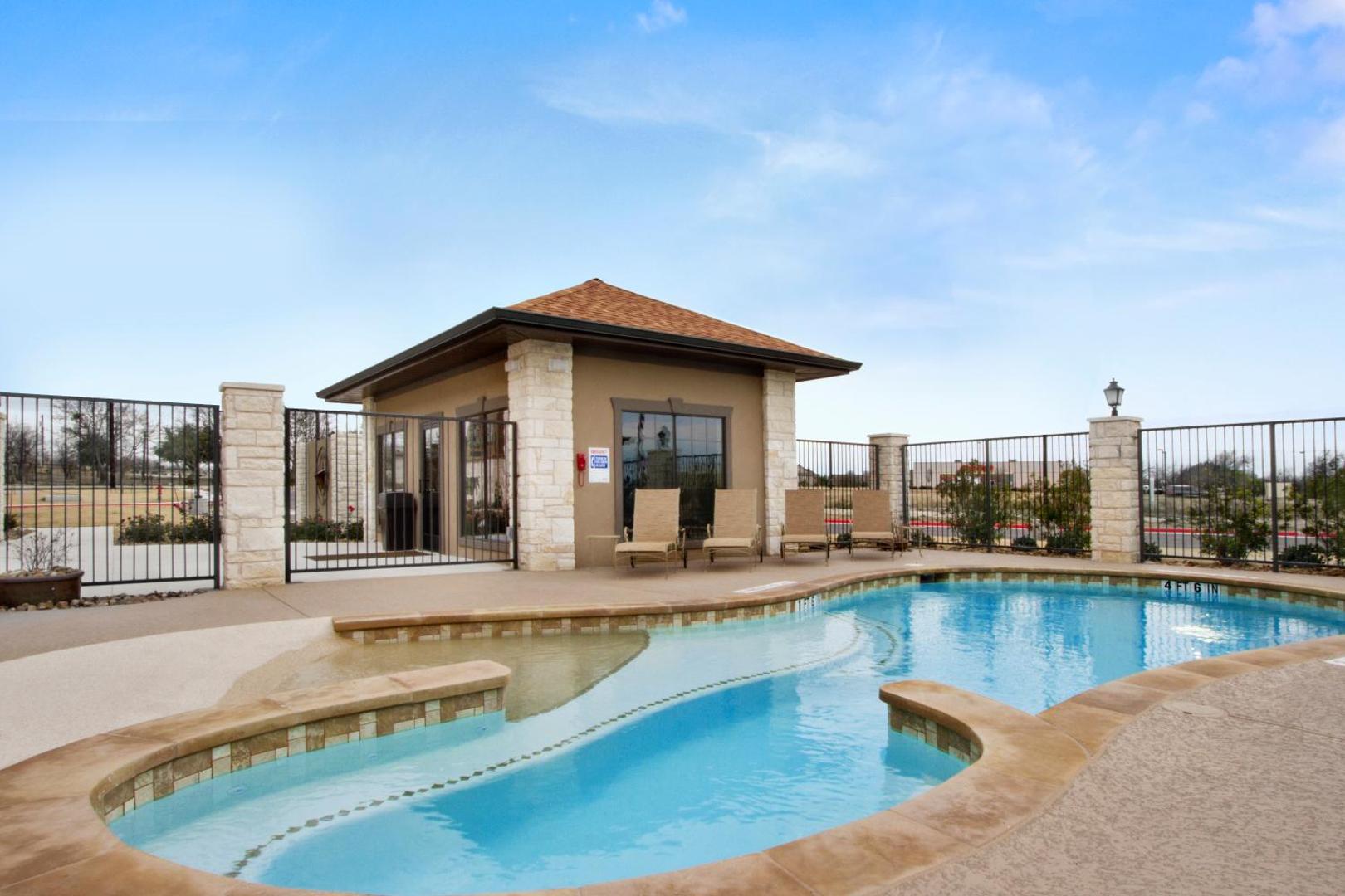 Microtel Inn & Suites by Wyndham Round Rock