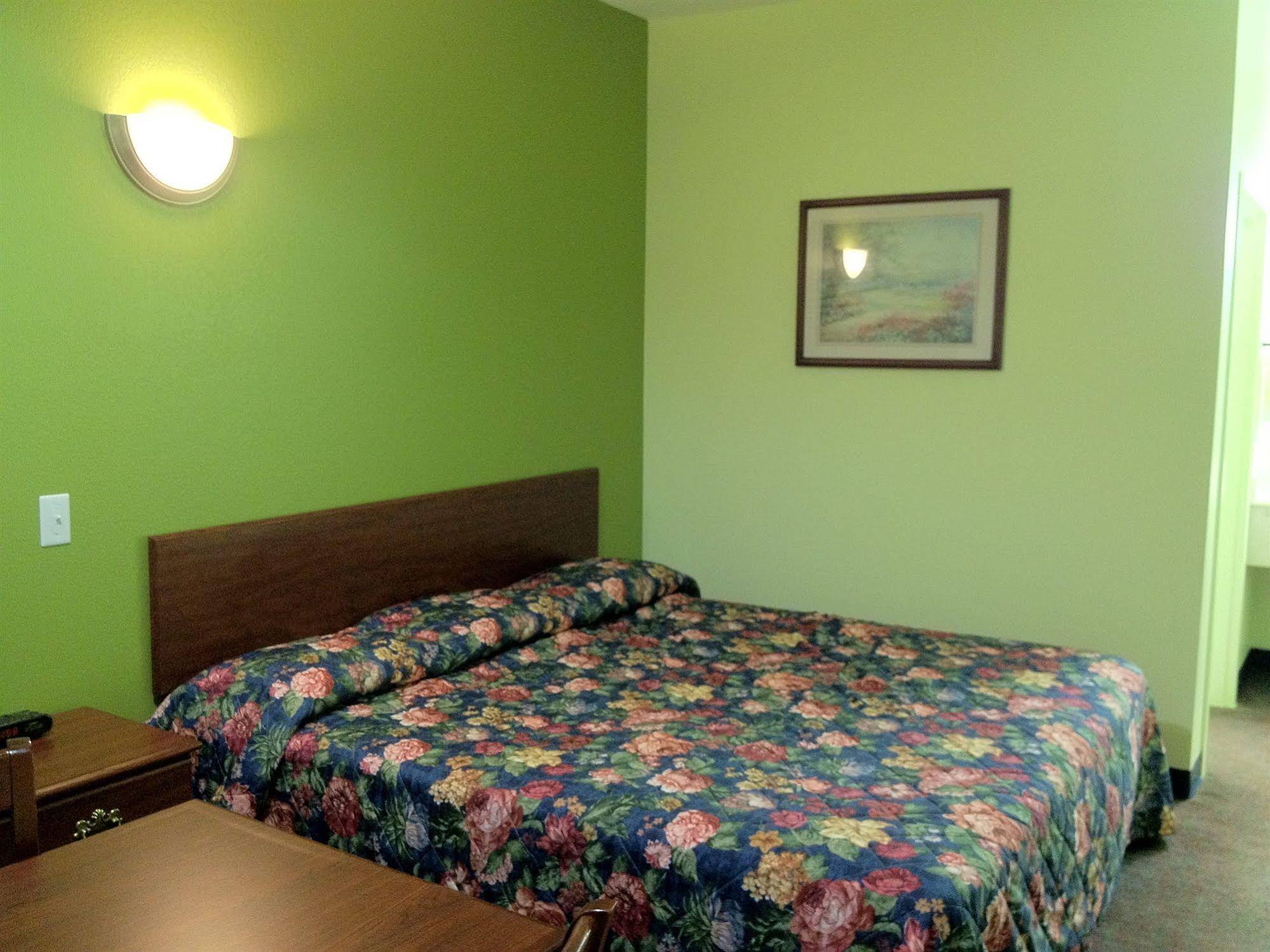Weston Inn & Suites