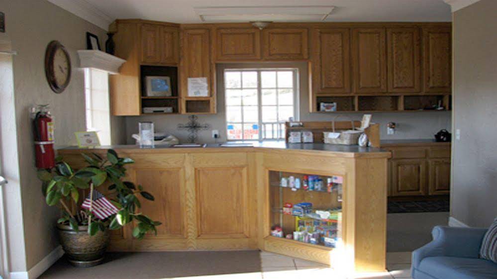 Weston Inn & Suites