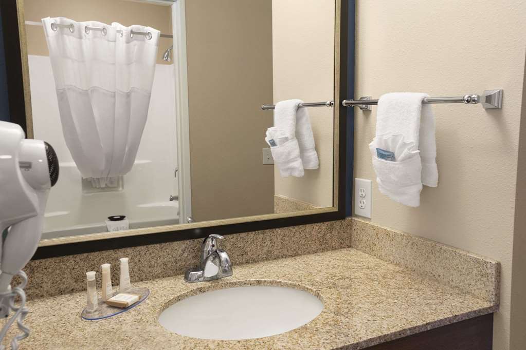 Best Western North Bryant Inn