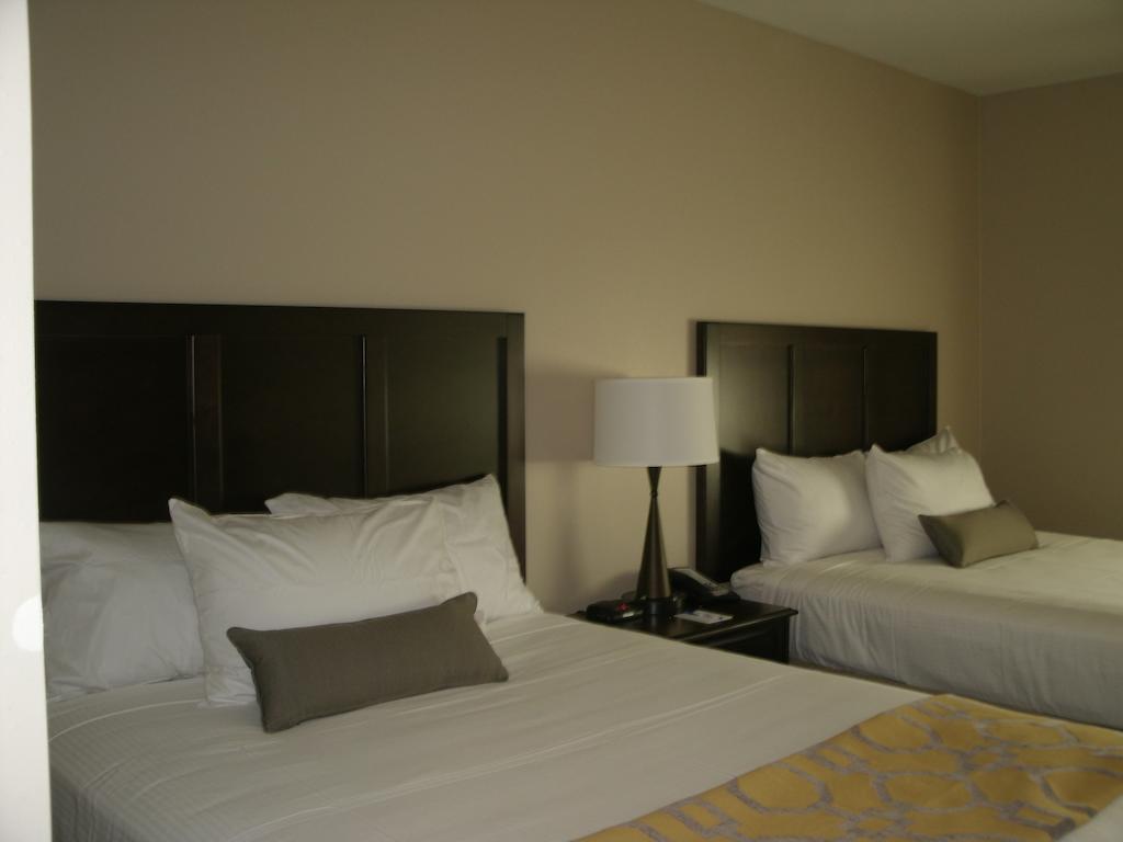 Best Western North Bryant Inn