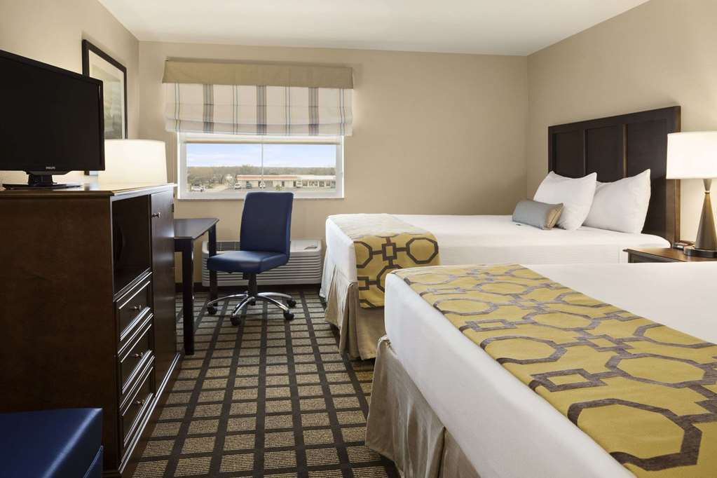 Best Western North Bryant Inn