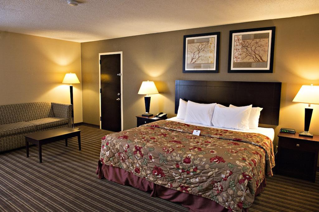 Clarion Hotel San Angelo Near Convention Center