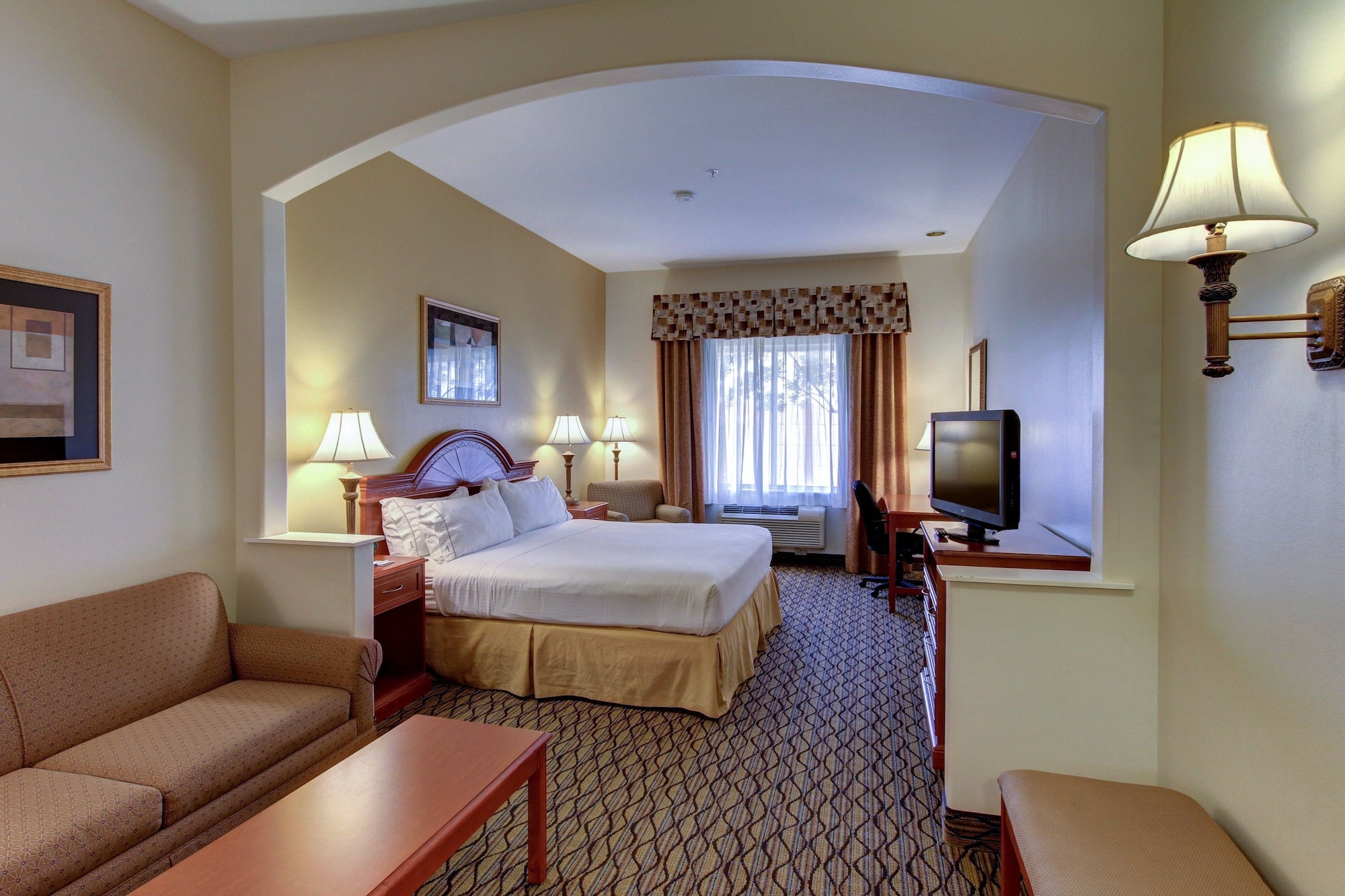 Holiday Inn Express & Suites San Angelo