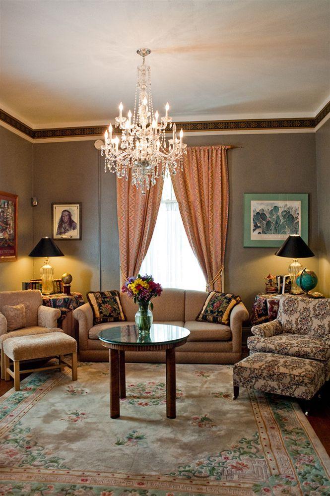 Arbor House Suites