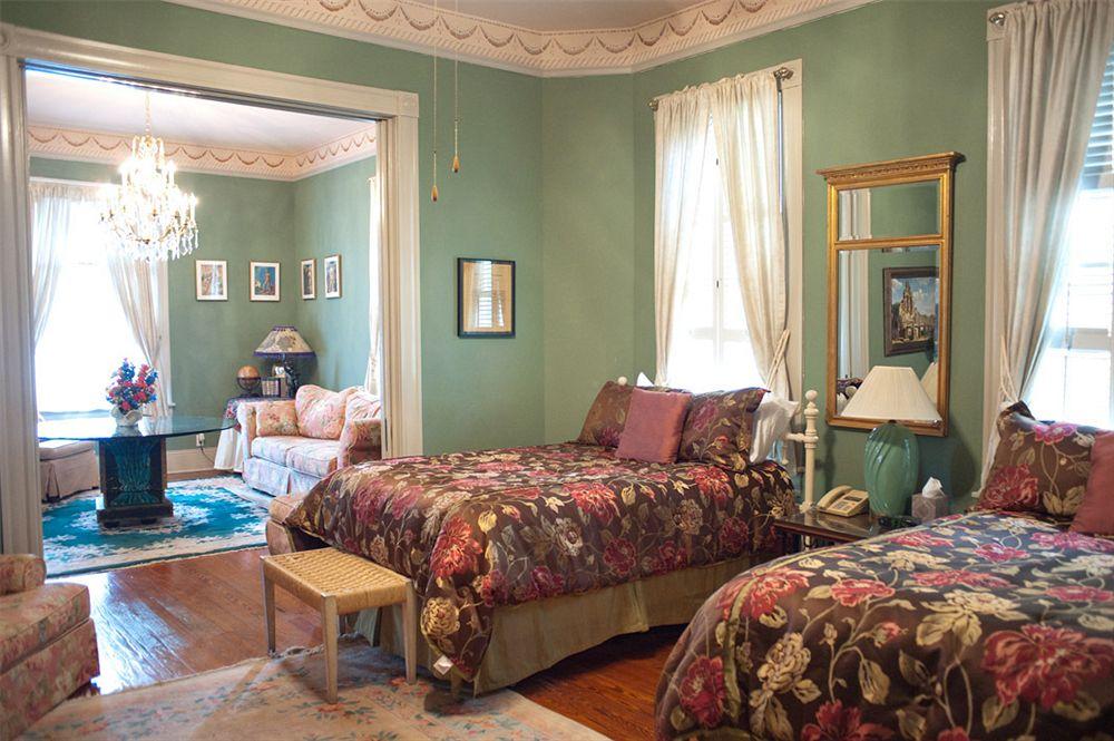 Arbor House Suites
