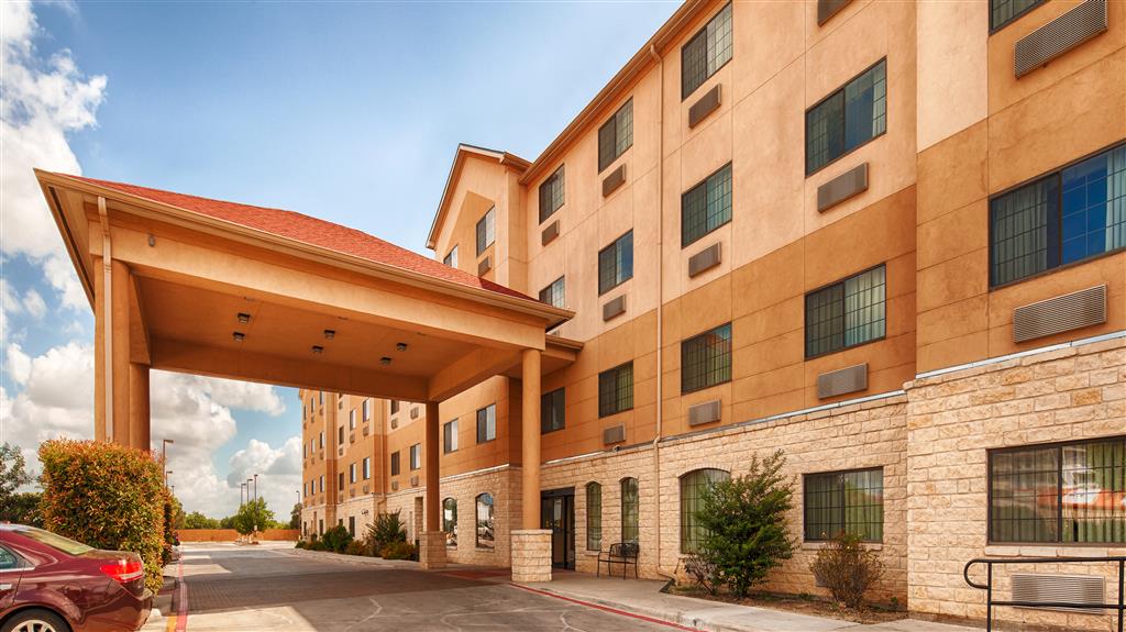Best Western Windsor Pointe Hotel & Suites-AT&T Center