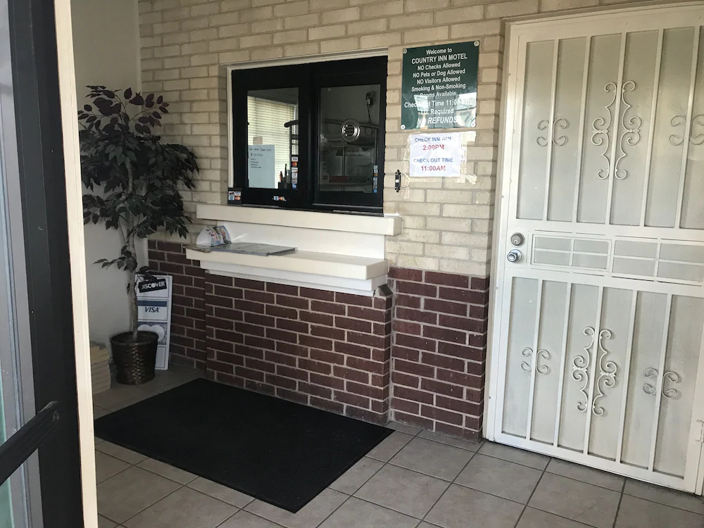 Country Inn Motel